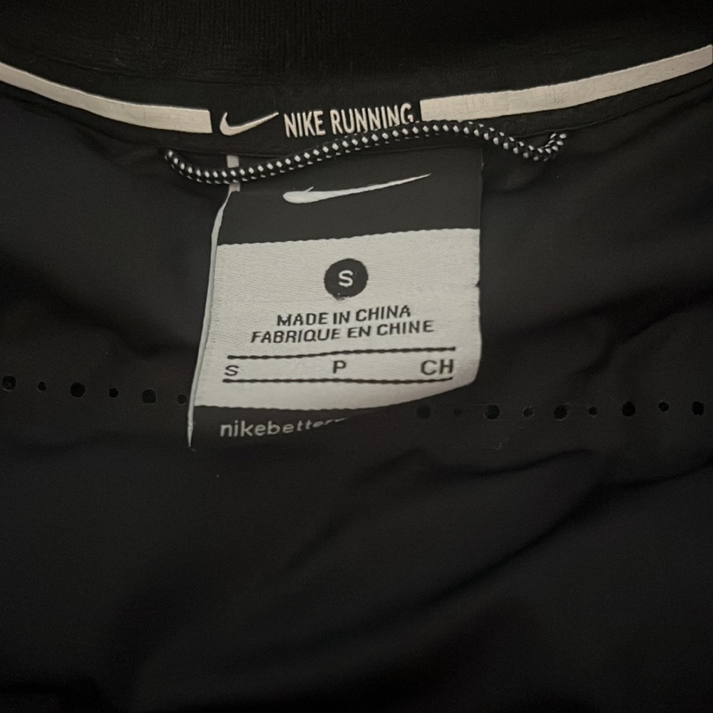 nike vest - Picture 3 of 3